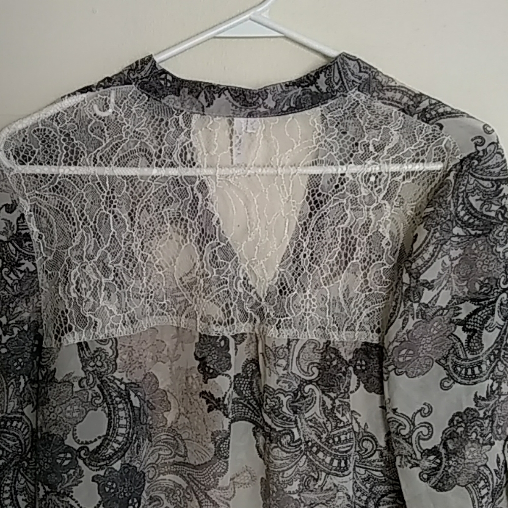 Blouse - Picture 2 of 2
